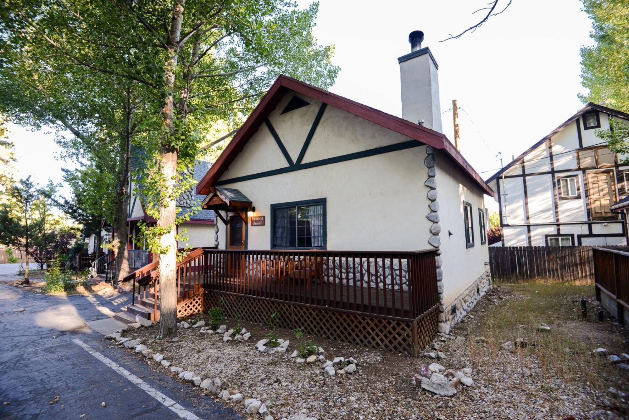 Castle Wood Theme Cottages- Couples Only ビッグ・ベアー・レイク エクステリア 写真