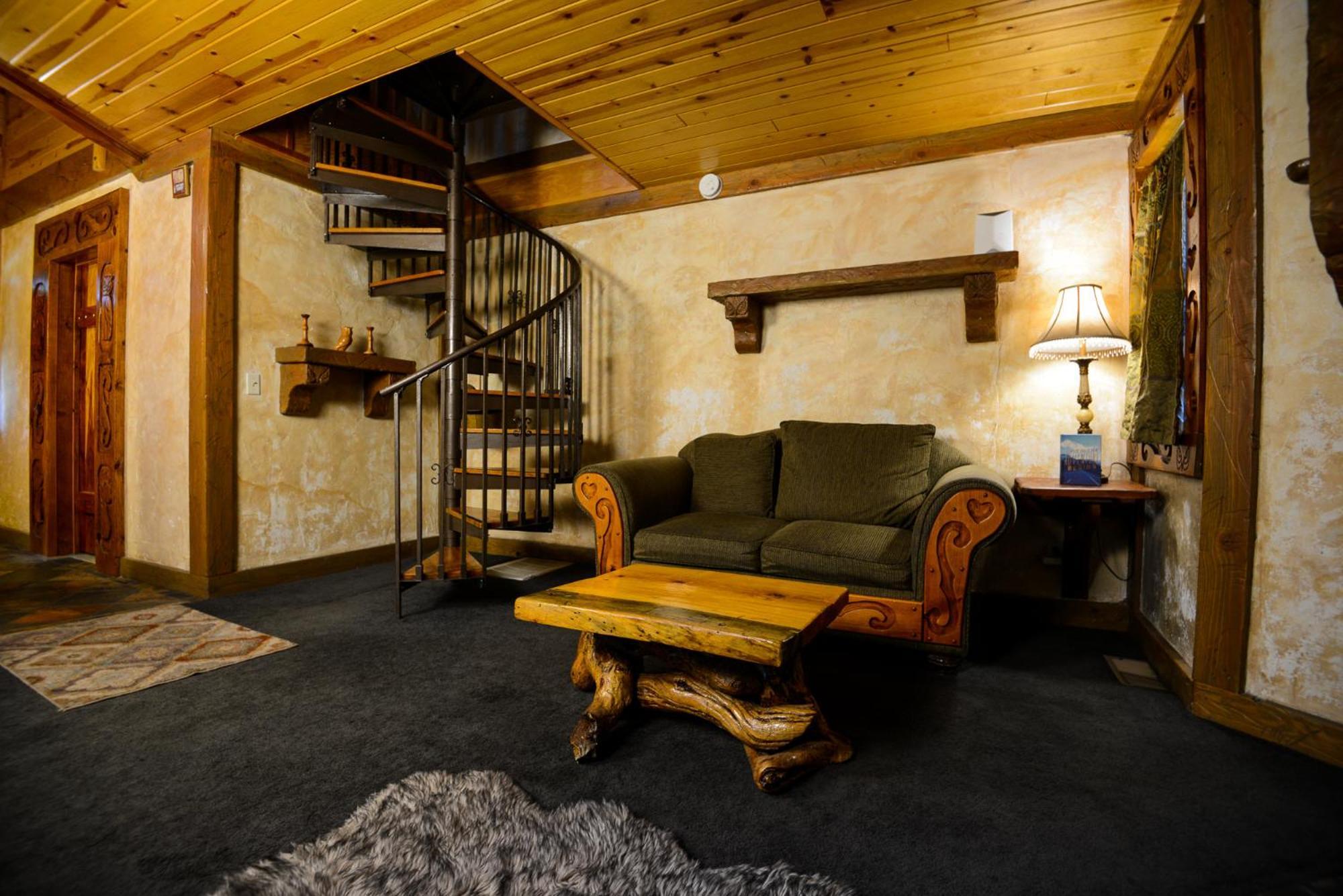 Castle Wood Theme Cottages- Couples Only ビッグ・ベアー・レイク エクステリア 写真