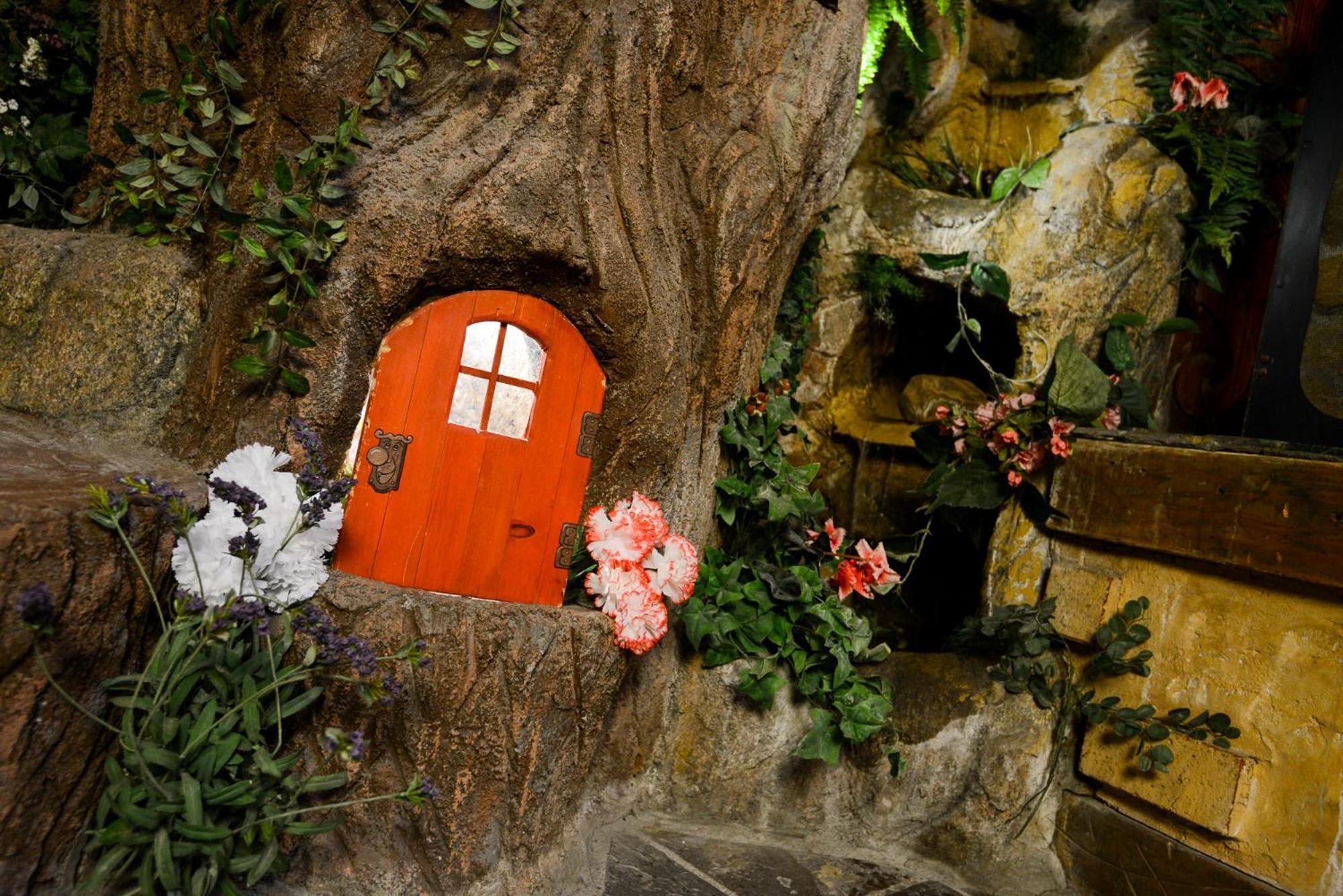 Castle Wood Theme Cottages- Couples Only ビッグ・ベアー・レイク エクステリア 写真